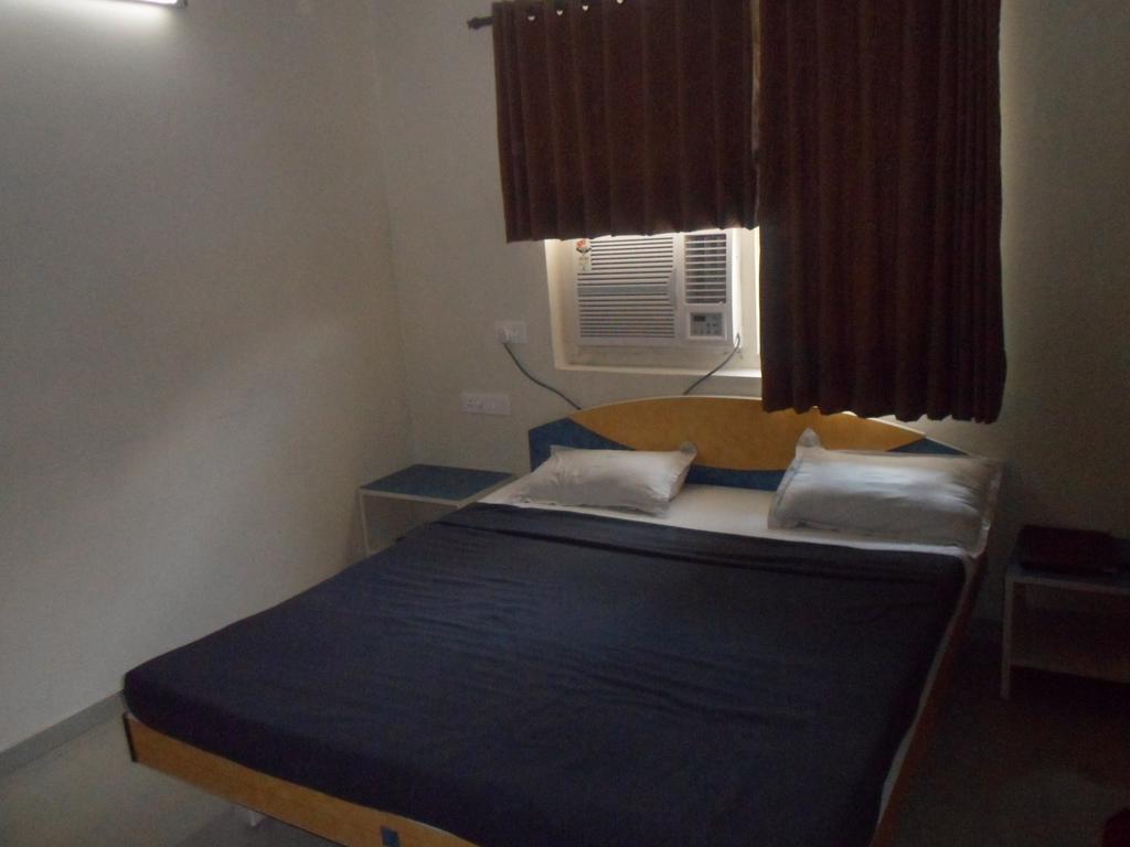 Hotel Dudawat Ahmedabad Værelse billede